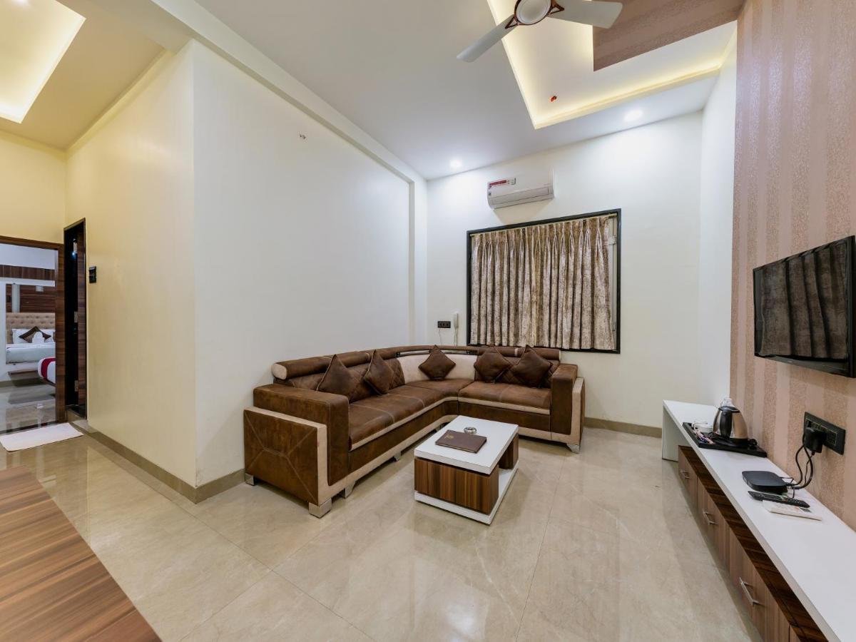 Hotel Chandradeep Regency Dhule Ngoại thất bức ảnh
