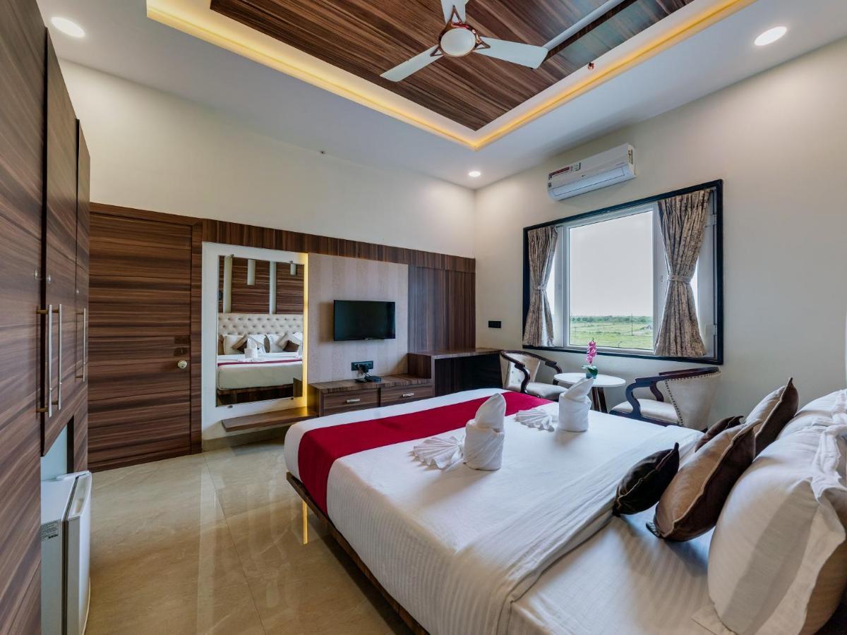 Hotel Chandradeep Regency Dhule Ngoại thất bức ảnh