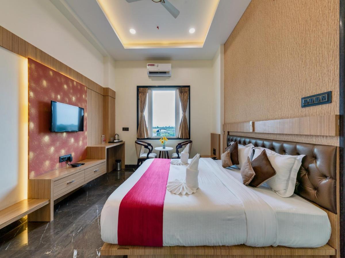 Hotel Chandradeep Regency Dhule Ngoại thất bức ảnh